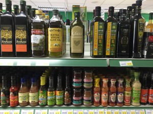 L’OLIO? MEGLIO IN BOTTIGLIE DI VETRO L’OLIO? MEGLIO IN BOTTIGLIE DI VETRO