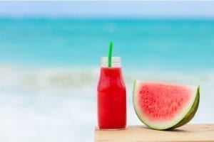 Il cibo da spiaggia migliore? È in vetro, naturalmente! Il cibo da spiaggia migliore? È in vetro, naturalmente!